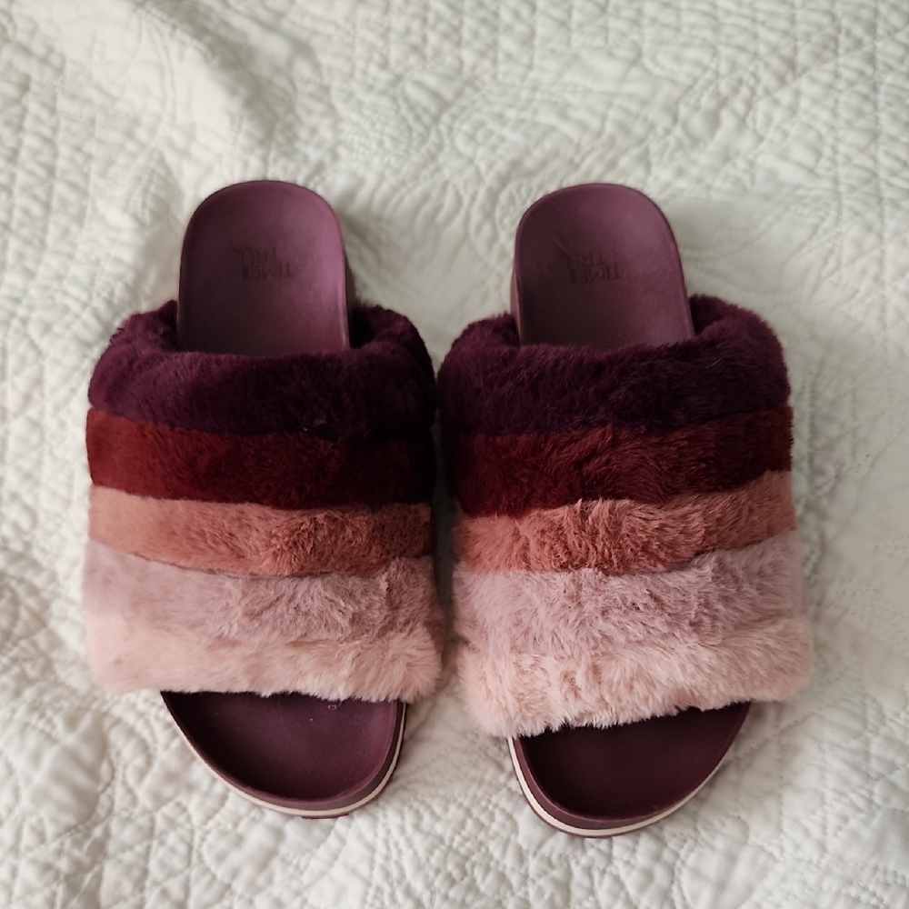 Time and Tru Women's Slippers in Burgundy and Pink